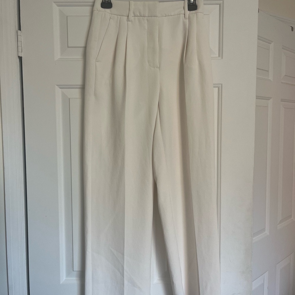 Aritzia cream The Effortless Pant™